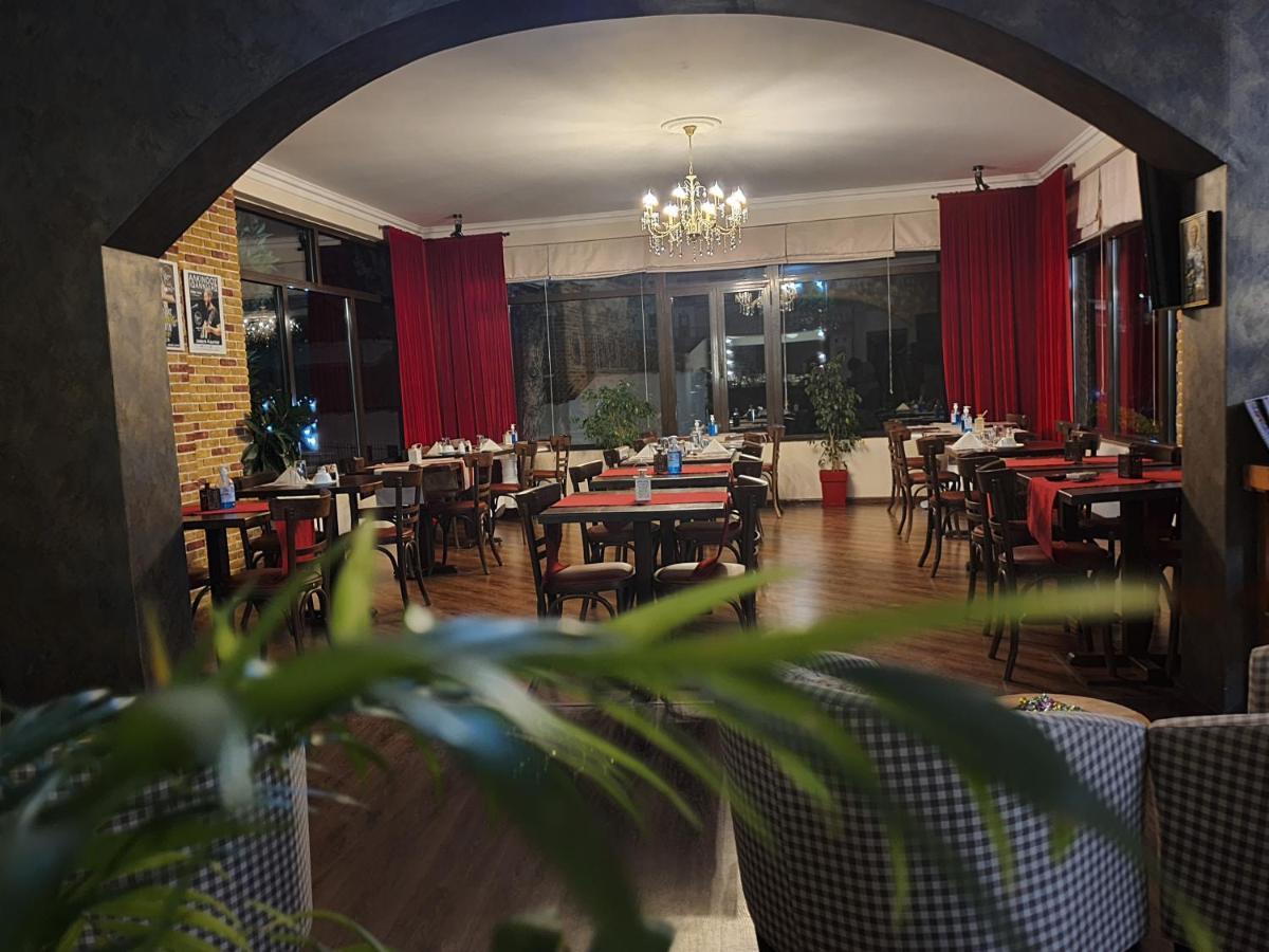 Theatro Hotel Odysseon Kalambaka Bagian luar foto